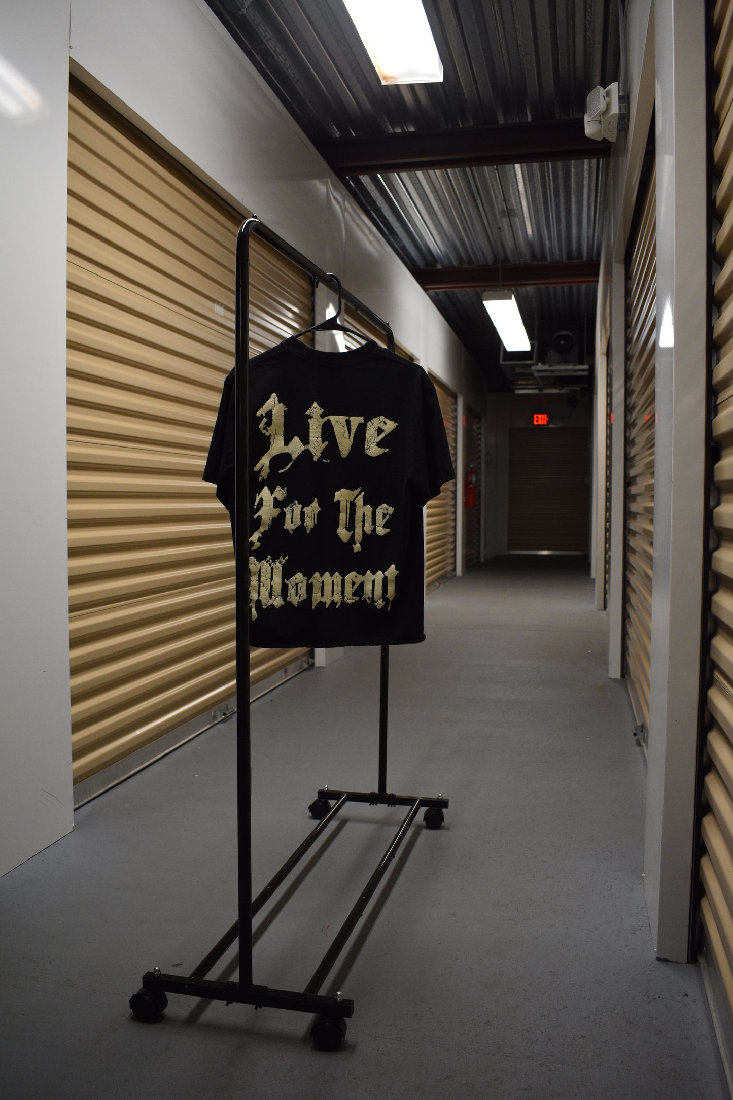 10: Live For The Moment T-Shirt (BLACK)