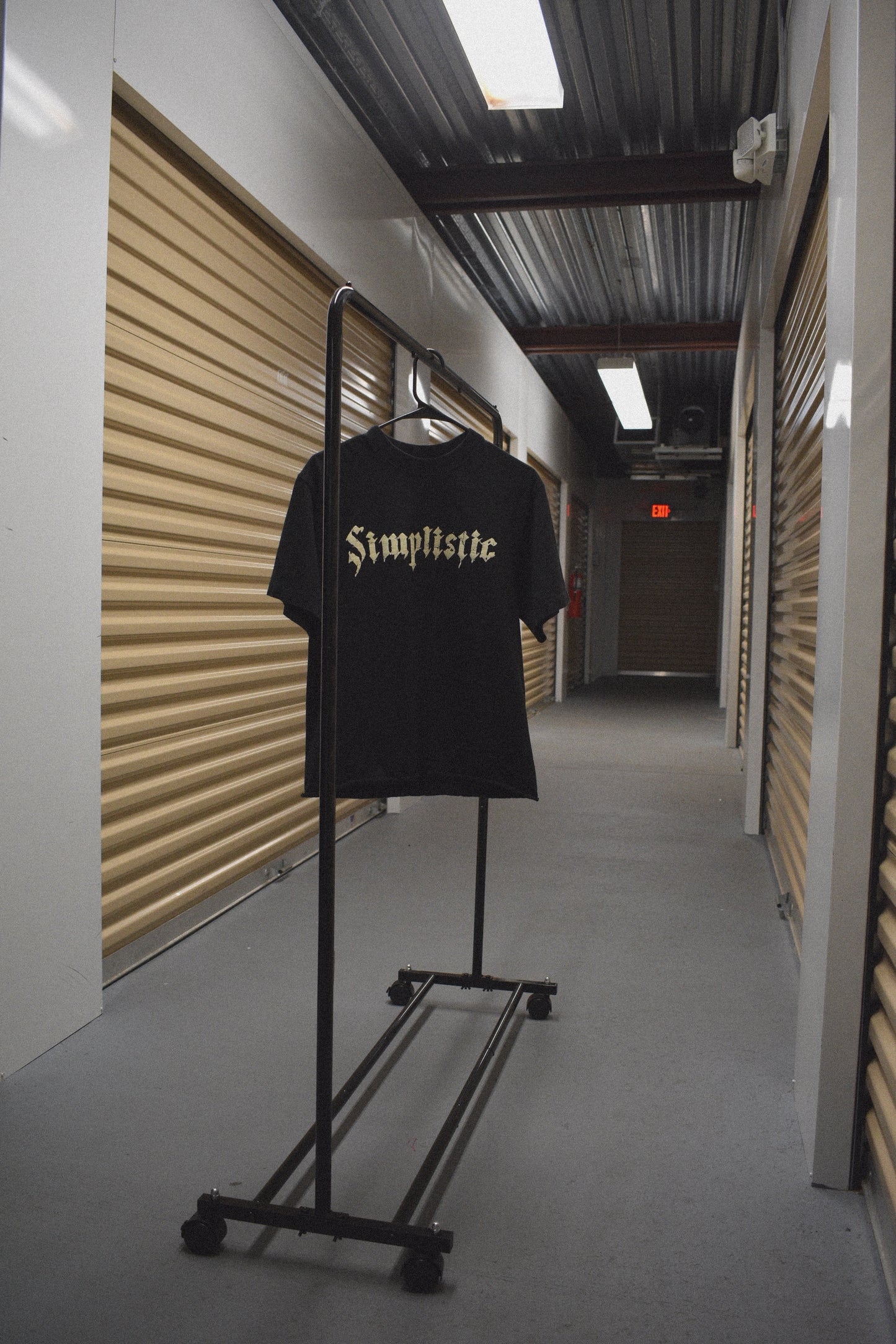 10: Live For The Moment T-Shirt (BLACK)